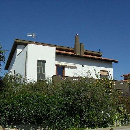 Casa Vacanze"Il Bouganville" Carbonia Exterior photo