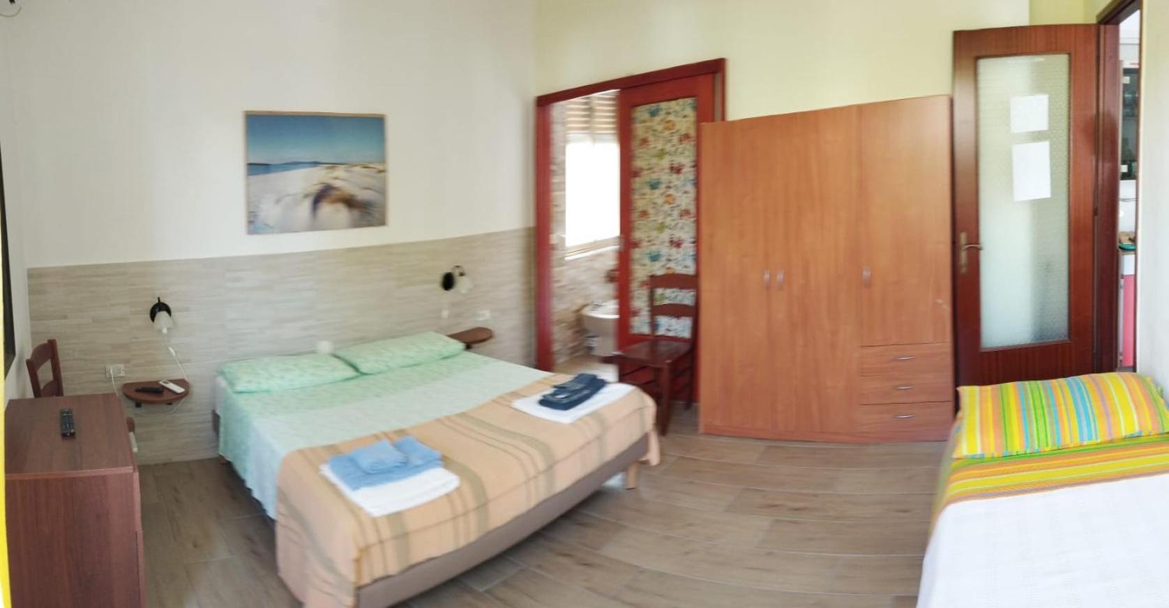 Casa Vacanze"Il Bouganville" Carbonia Exterior photo