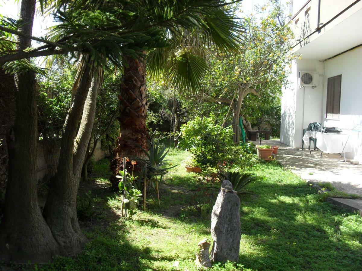 Casa Vacanze"Il Bouganville" Carbonia Exterior photo