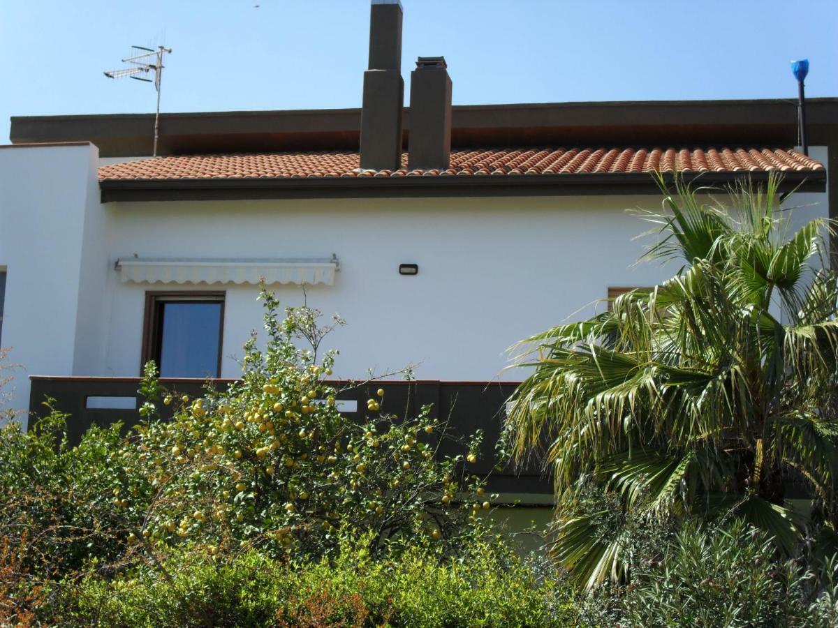 Casa Vacanze"Il Bouganville" Carbonia Exterior photo
